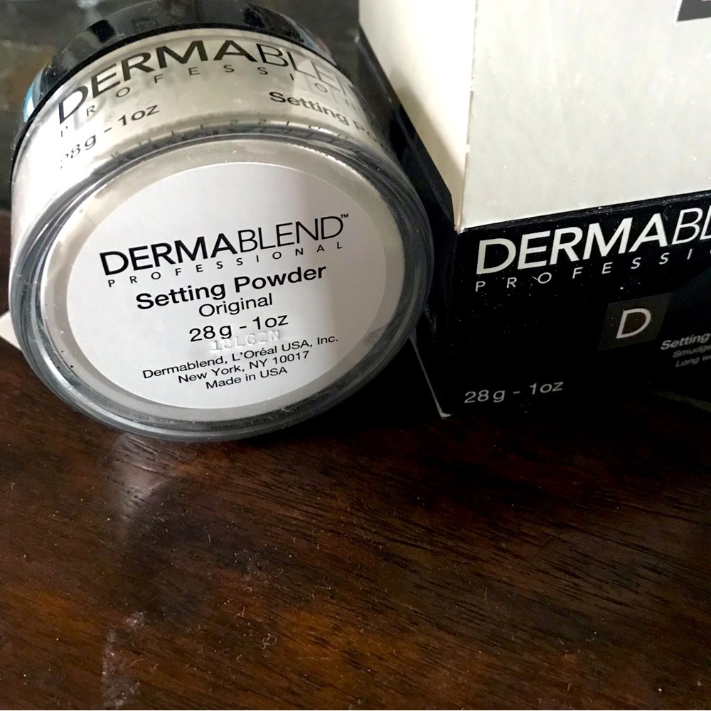 Dermablend new in box setting powder original